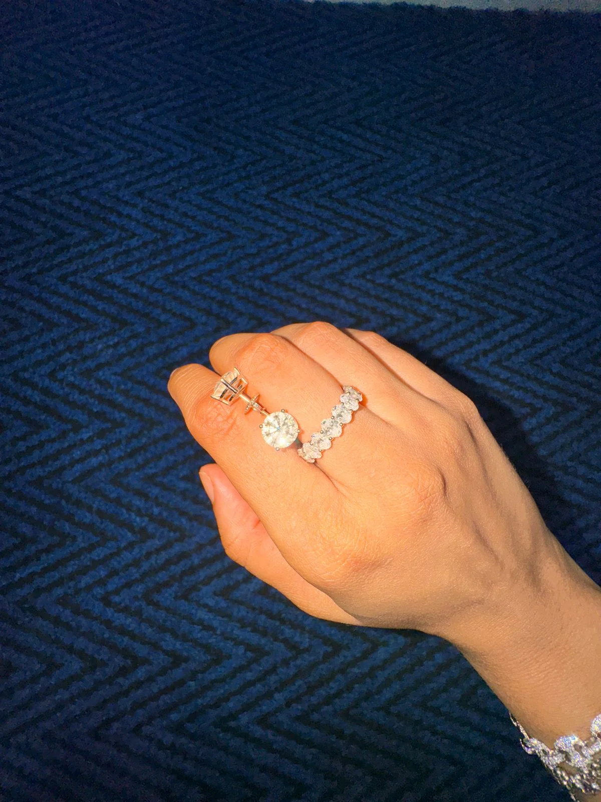 1/2 ctw Classic Round Solitaire Ear Stud - Image 9